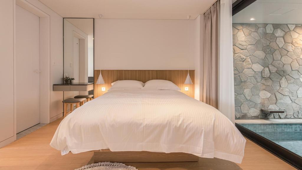 Albescent Poolvilla - 