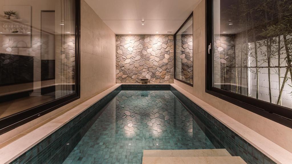 Albescent Poolvilla - 