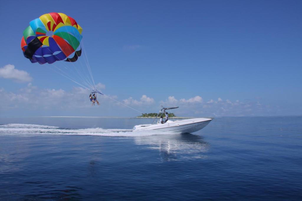 Hosté ubytování Radisson Blu Resort Maldives with 50 percent off on Sea Plane round trip 03 nights & above