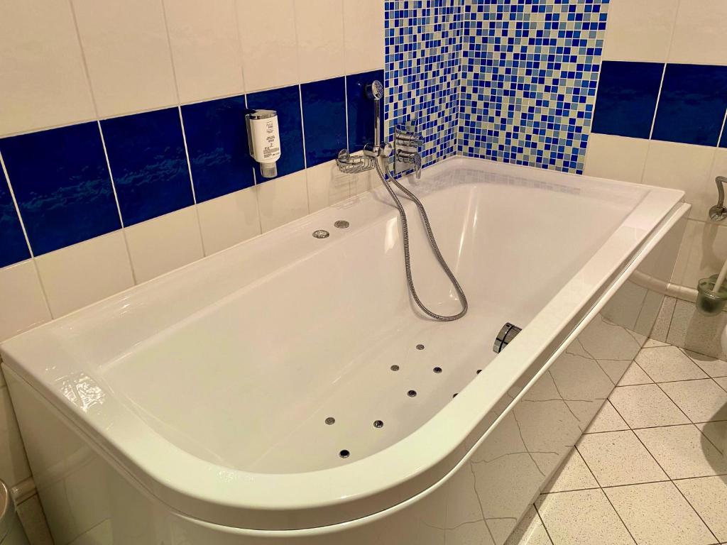 Koupelna v ubytování Zámecký Hotel Zlatý Orel