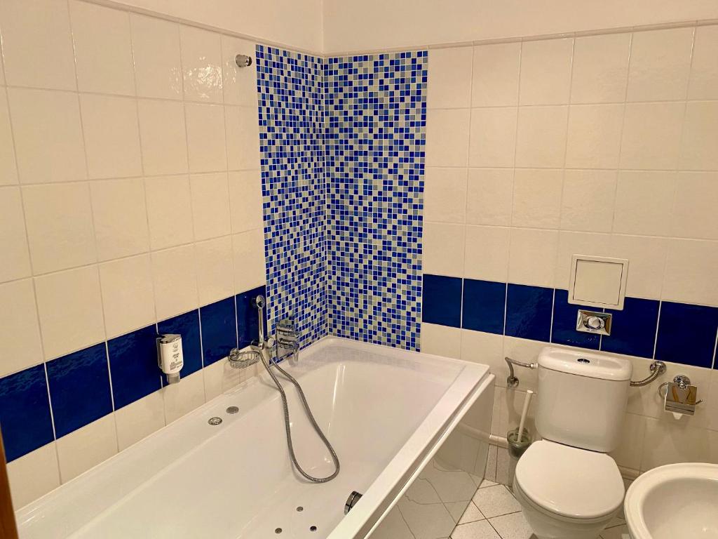 Koupelna v ubytování Zámecký Hotel Zlatý Orel