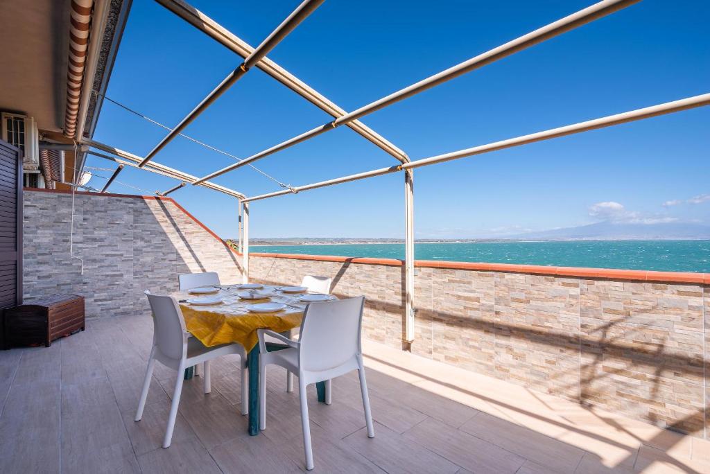 Balkon lub taras w obiekcie La terrazza sul Mare