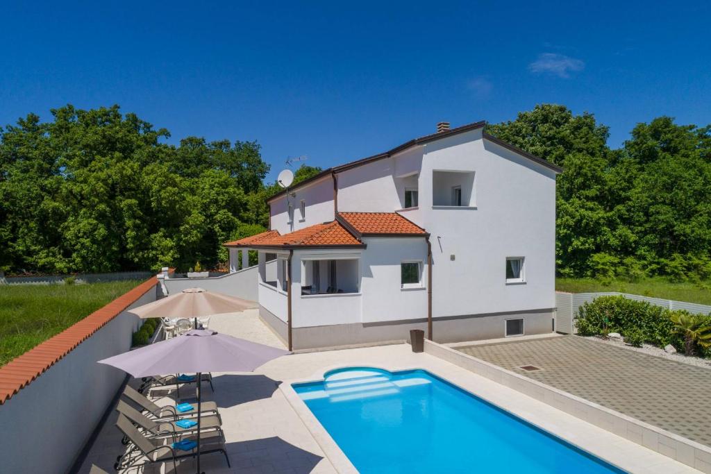 Bazén v ubytování Villa Ellen Sophie nebo v jeho okolí