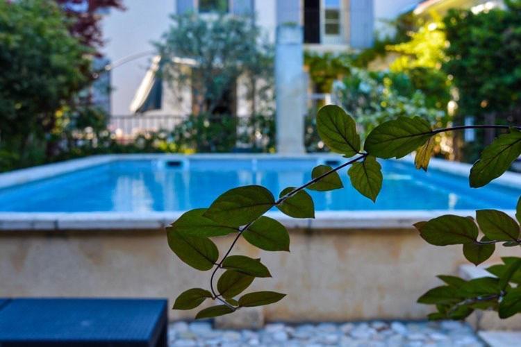 Bazén v ubytování La Bastide des Songes - Demeure d'hôtes nebo v jeho okolí