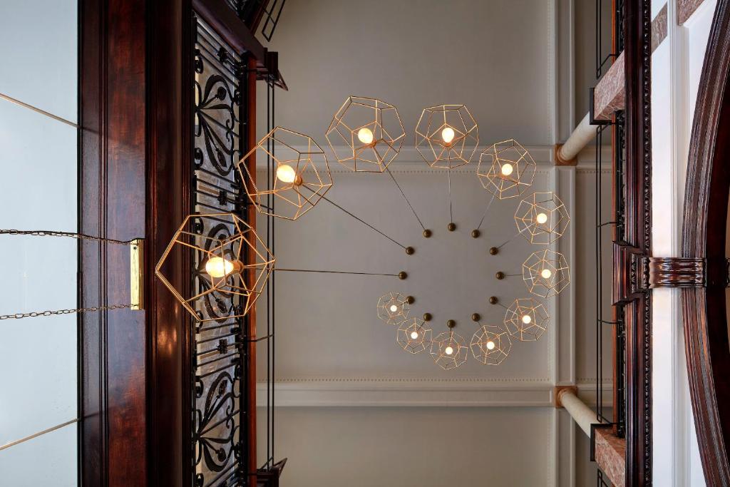 Roomzzz Manchester Victoria - Resim 45