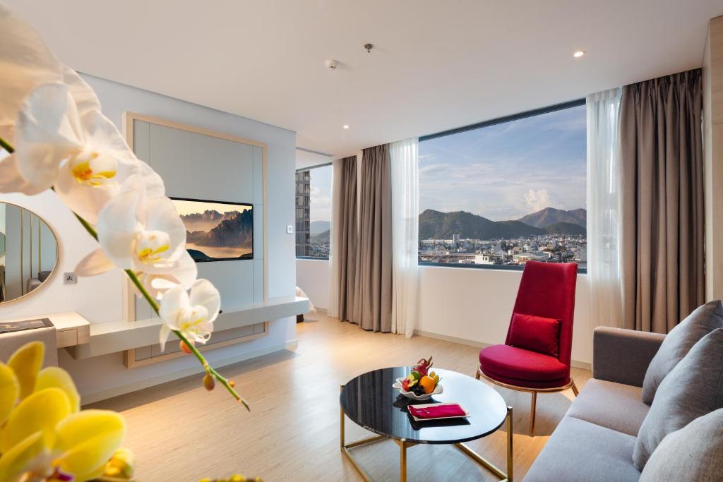 Nespecifikovaný výhled na hory nebo výhled na hory při pohledu z hotelu
