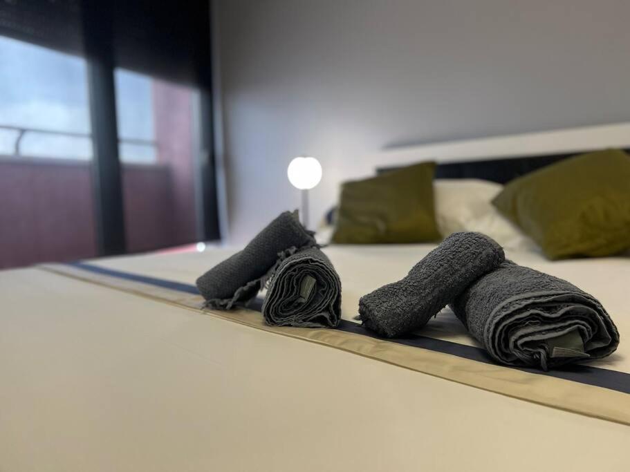 Your black & white Studio Suite - Image 11