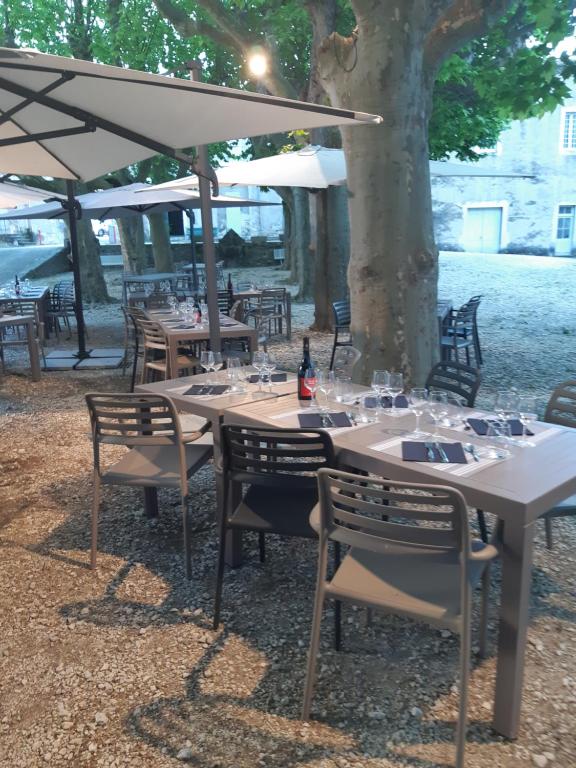 Restaurace v ubytování HOSTELLERIE CHARLES de FOUCAULD