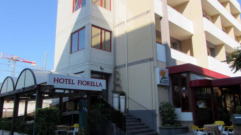 Budynek, w którym mieści się hotel