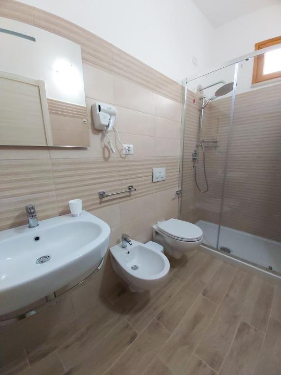 Le Twins -Bed and Breakfast - Doppelzimmer Mit Gartenblick