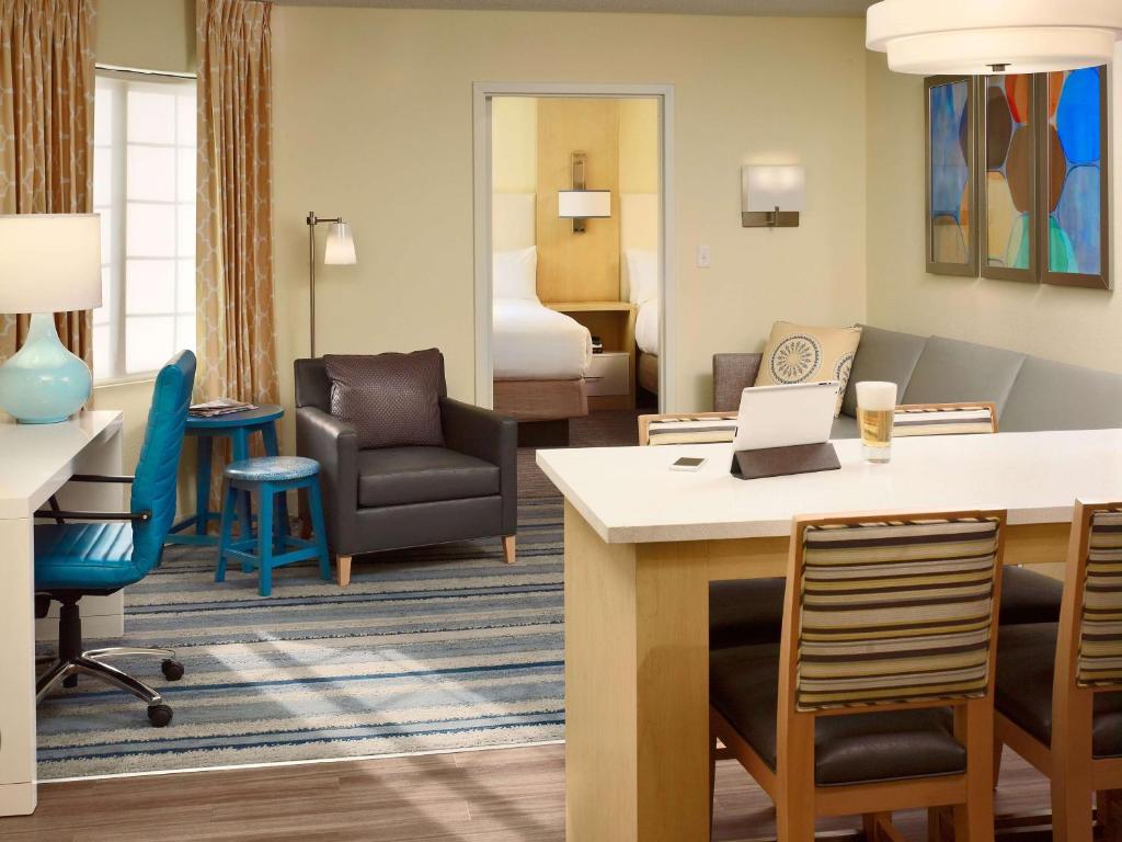 Sonesta ES Suites Auburn Hills Detroit - Deux Chambres Avec Un Lit King Et Deux Lits Queen