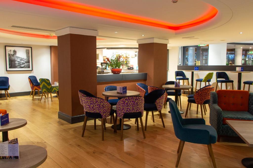 Posezení v ubytování Copthorne Hotel Manchester Salford Quays