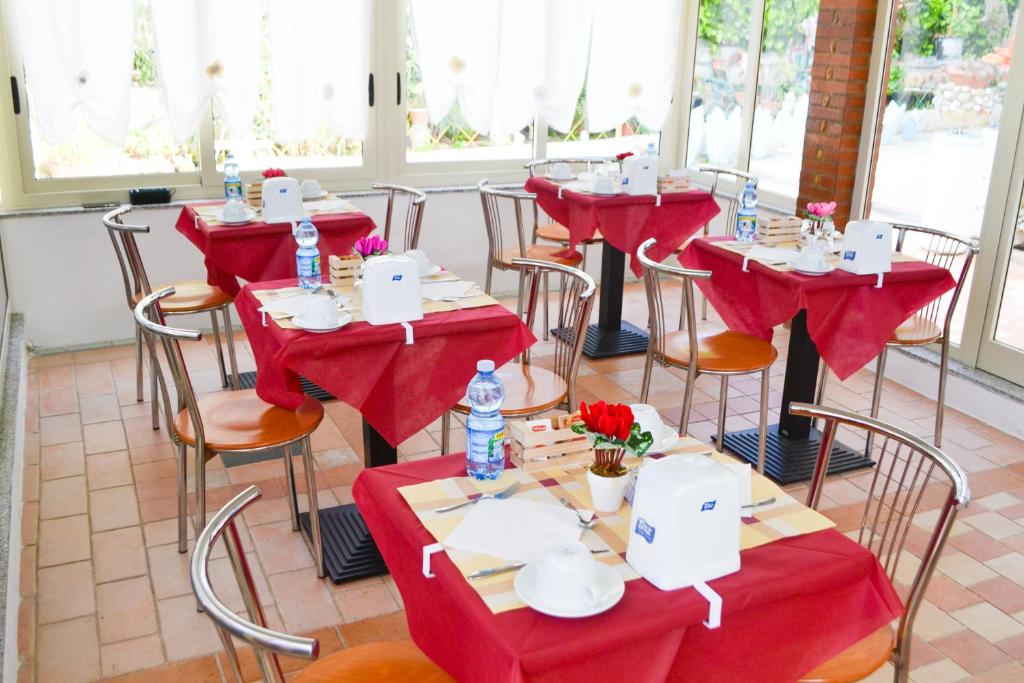 Restaurace v ubytování Le Twins -Bed and Breakfast