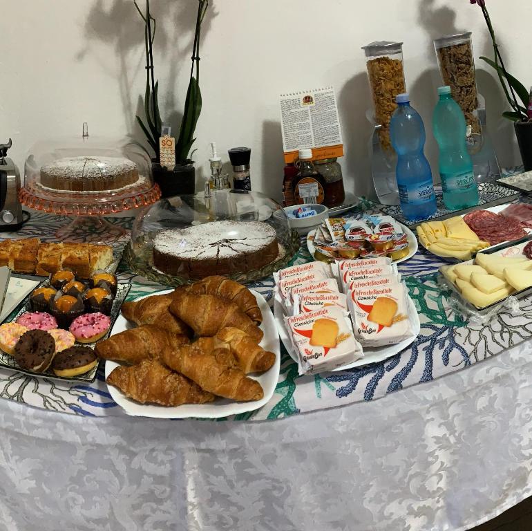 Jedlo v ubytovaní bed & breakfast alebo blízkom okolí