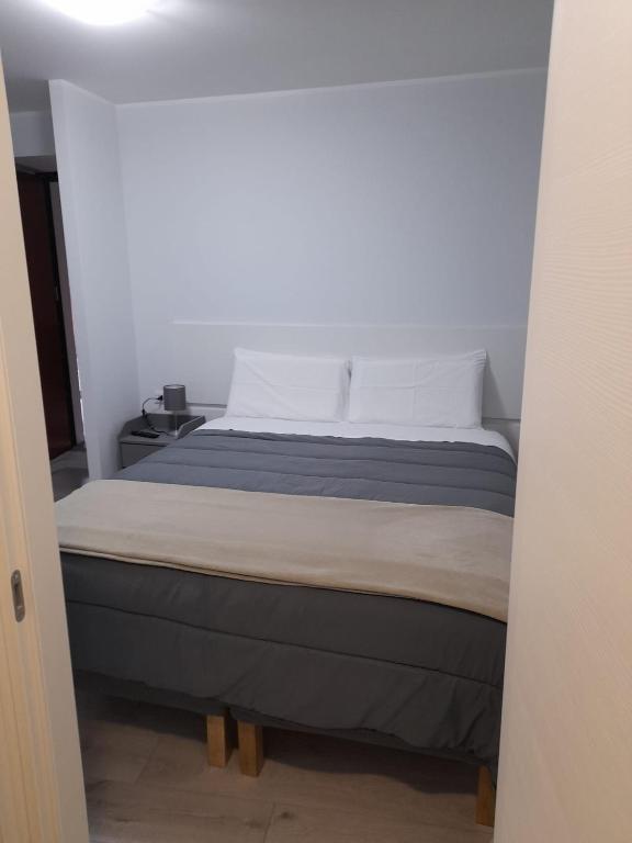 Your Independent Room - Estudio