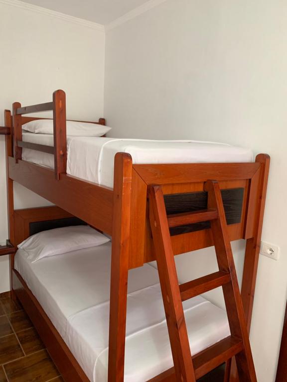 Hillside Apartments - Image 6
