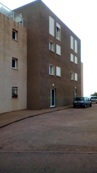 Budova, kde se apartmán nachází