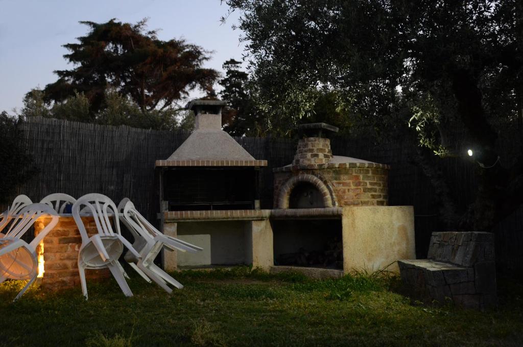 Vonkajšia záhrada v ubytovaní Romantic Evas Cottage