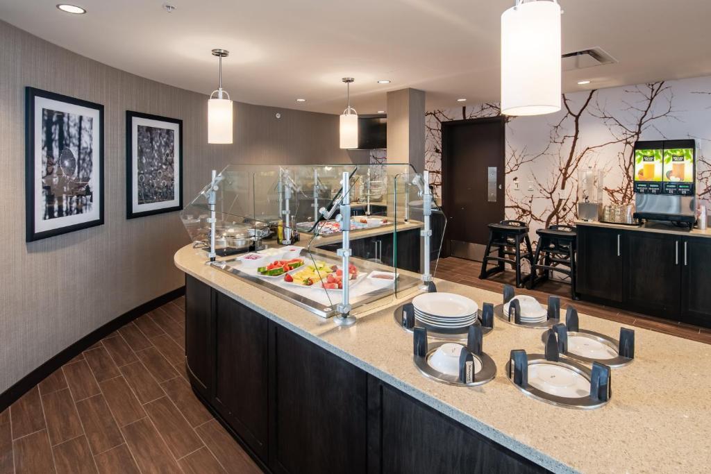 Staybridge Suites - Saskatoon - University by IHG - Resim 23