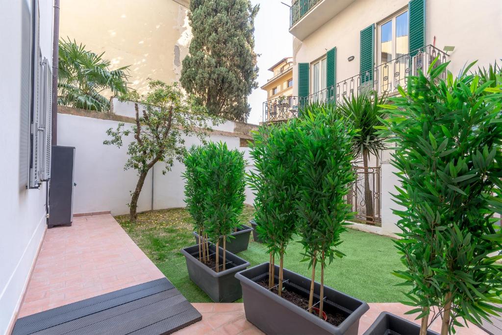 Vonkajšia záhrada v ubytovaní Florence Michelangelo Suite Apartment