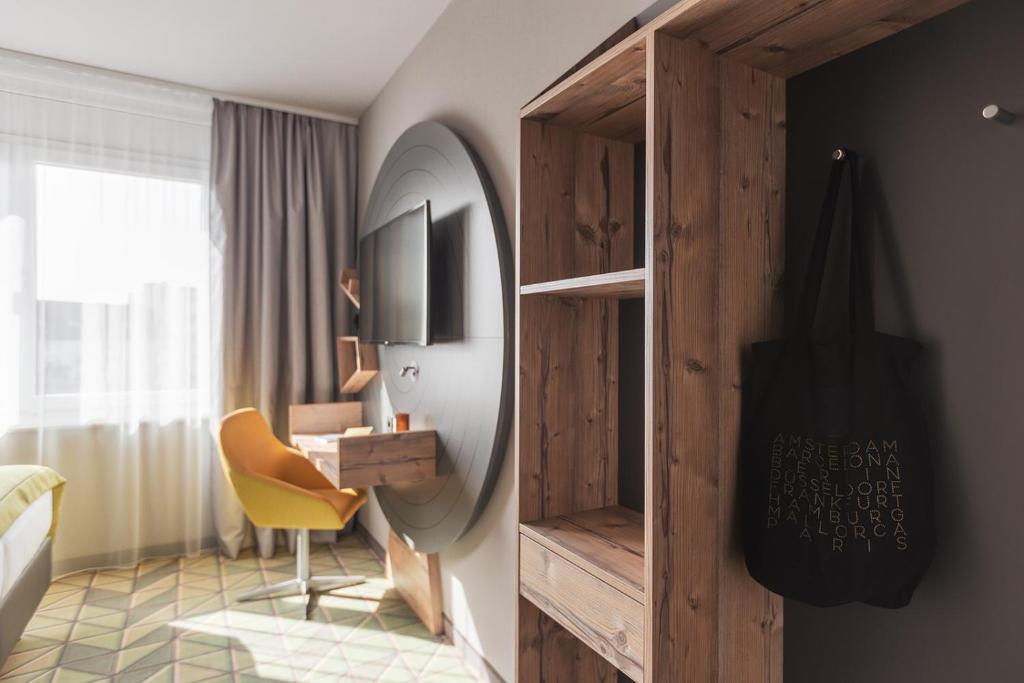 Holiday Inn - the niu, Mill Cologne Mülheim by IHG - Resim 32