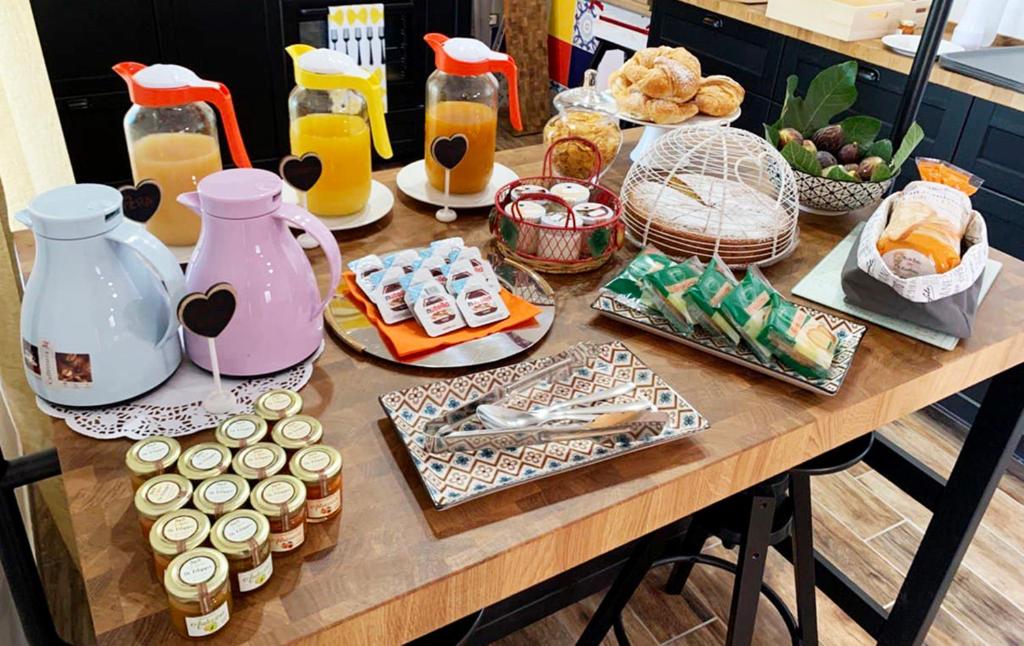Jedlo v ubytovaní bed & breakfast alebo blízkom okolí