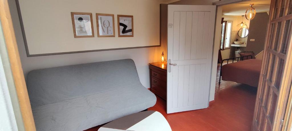 Mas des Coccinelles - Habitación Cuádruple Con Baño Privado