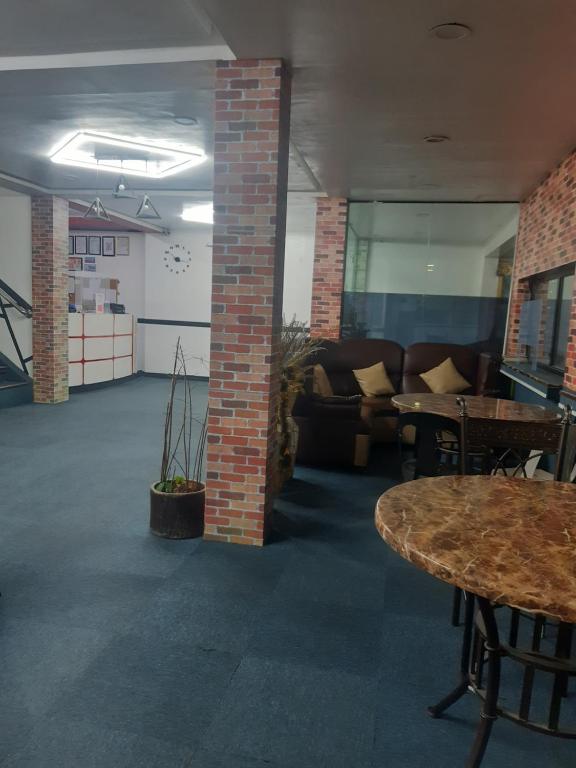 Posezení v ubytování 999 Hotel