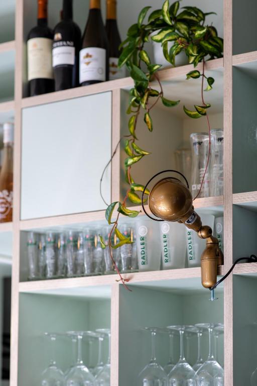 the bellhop - Resim 18