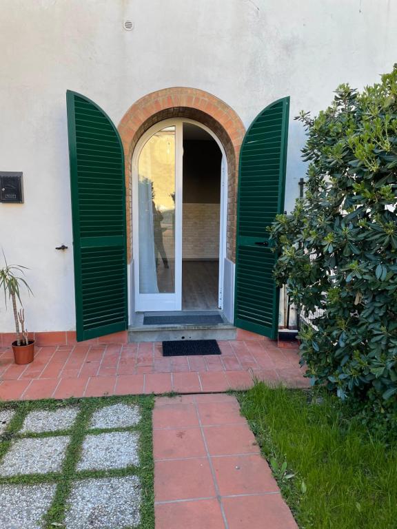The facade or entrance of Sunrise