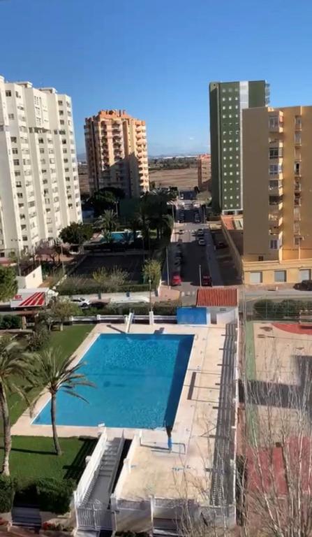 Apartamento doble, residencial con piscina, tenis, futbol ...