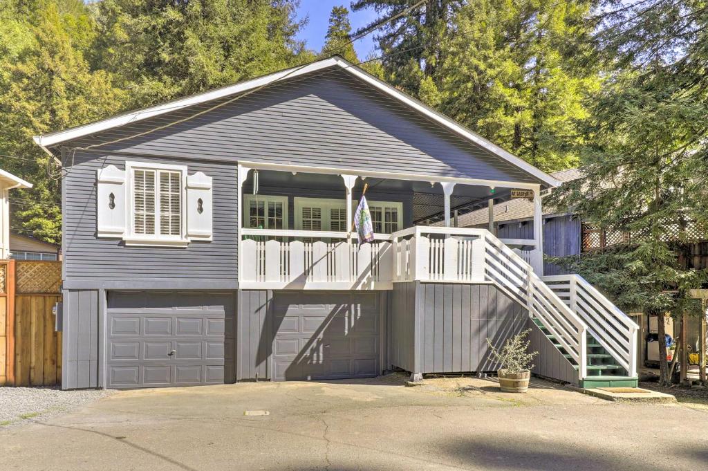 Cozy Guerneville Cabin with Wraparound Deck!, Guerneville Updated