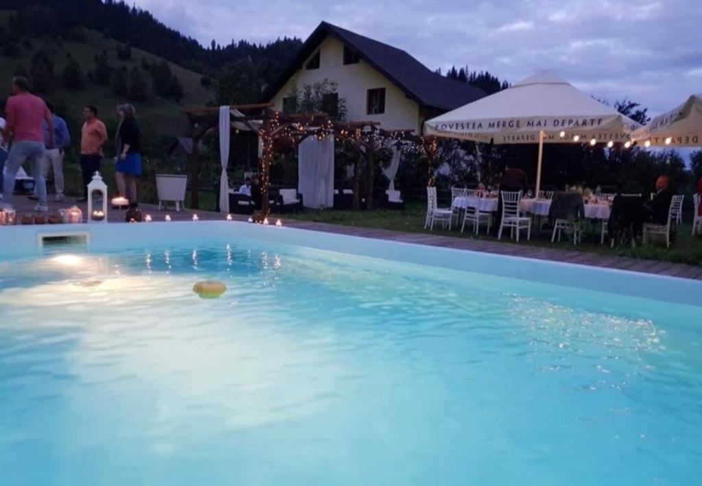 Bazén v ubytování Casa Baciu nebo v jeho okolí
