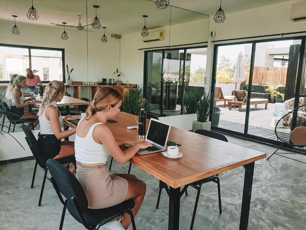 Suite Elegante con Terraza