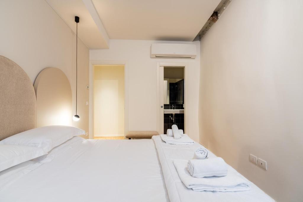 Palazzo Miracoli Apartments - 13