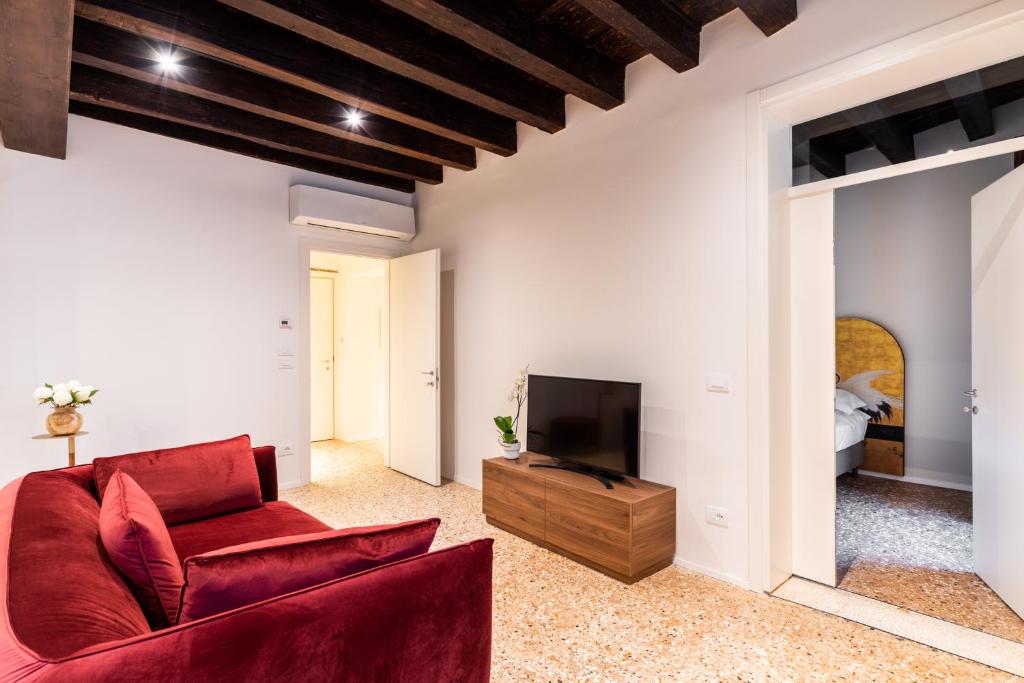 Palazzo Miracoli Apartments - 12