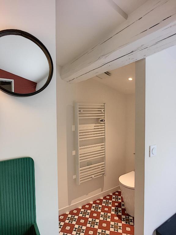 Koupelna v ubytování Maison Luxe 4 chambres - Patio - Climatisation - 10 minutes à pied du Pont d'Avignon