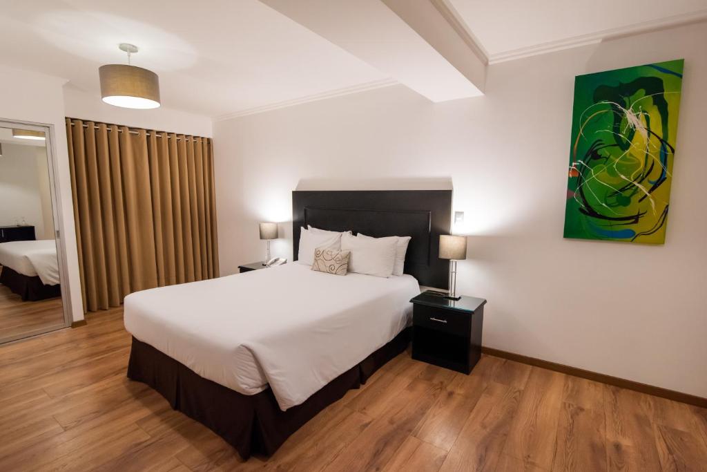 El Polo Hotel & Suites photo