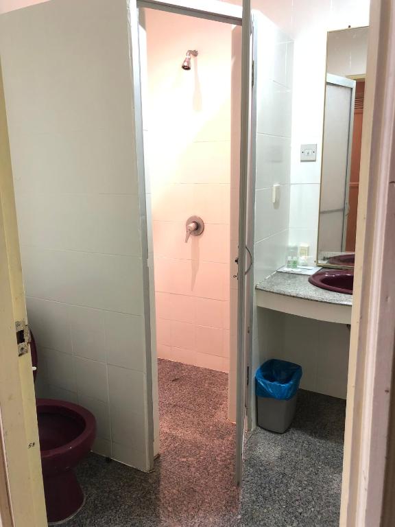 Koupelna v ubytování Purnama Hotel