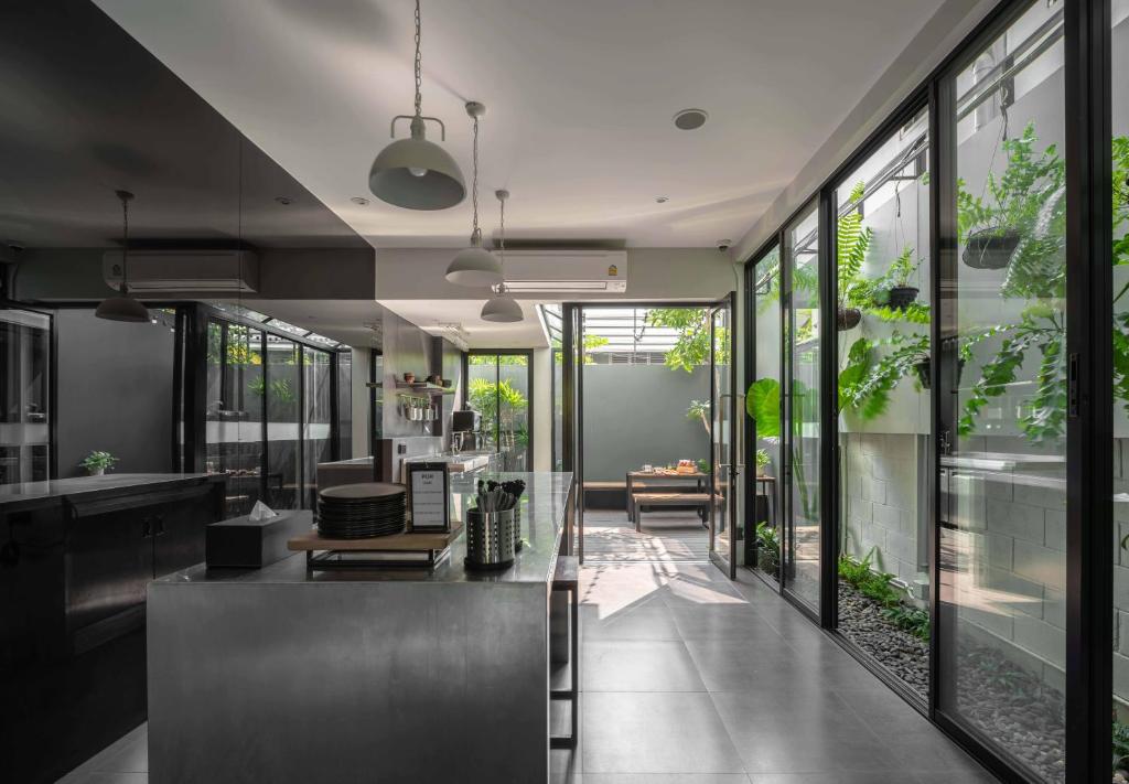 POR Thapae Gate - Resim 5