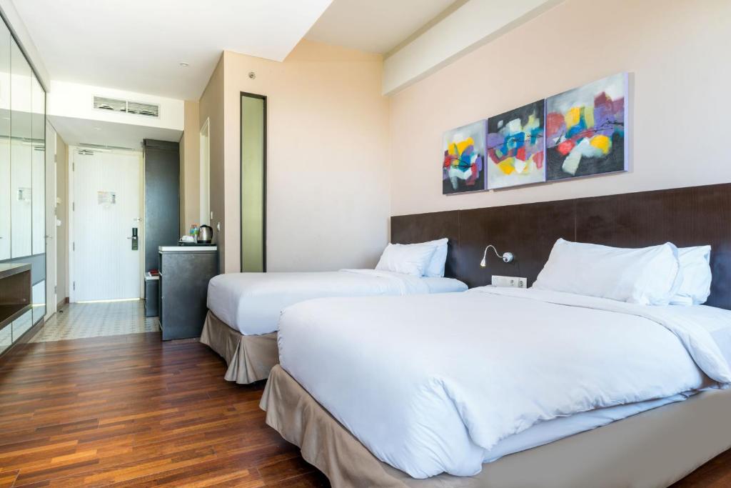 Amartahills Hotel and Resort - Deluxe Twin Room With Balcony