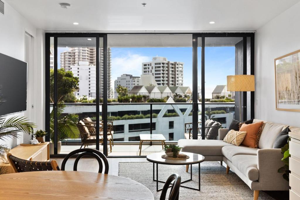 Stylish and Modern Oracle 2 Bedroom Apartment, Gold Coast (updated