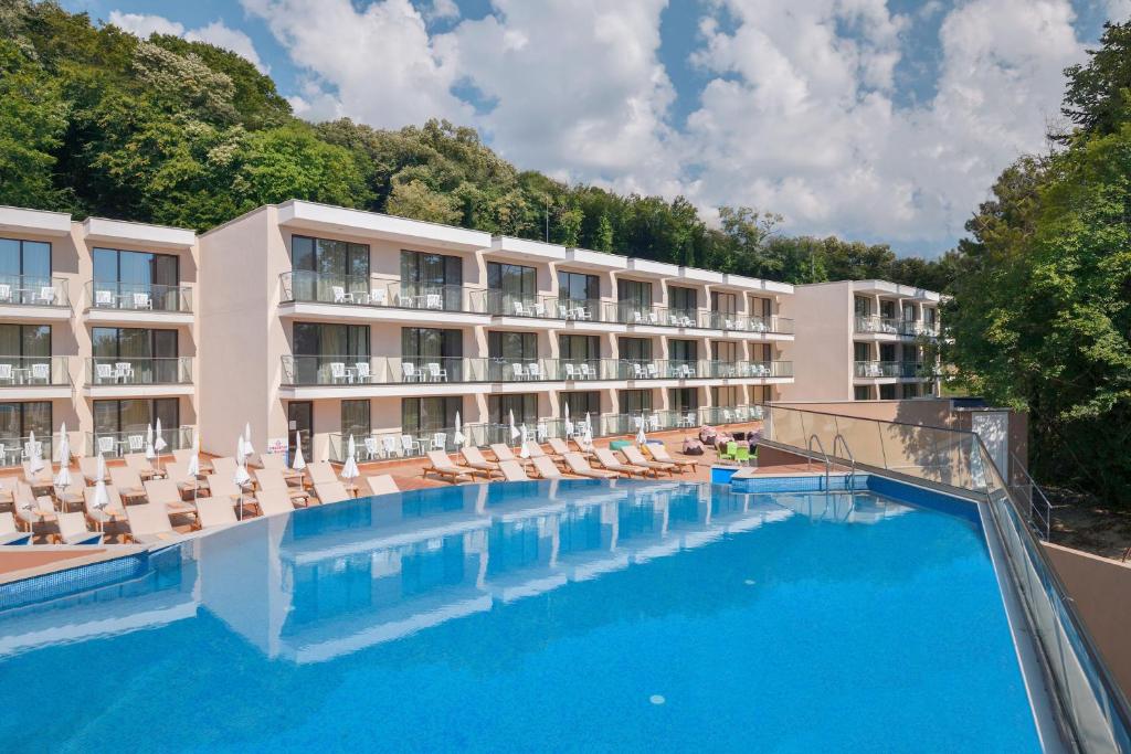 Πισίνα στο ή κοντά στο GRIFID Hotel Foresta - All Inclusive & Free GRIFID Beach - Adults Only