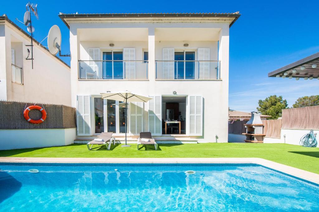 Bazén v ubytovaní Villa Playa Esperanza, Pool Heizung, 7 Gäste alebo v jeho blízkosti