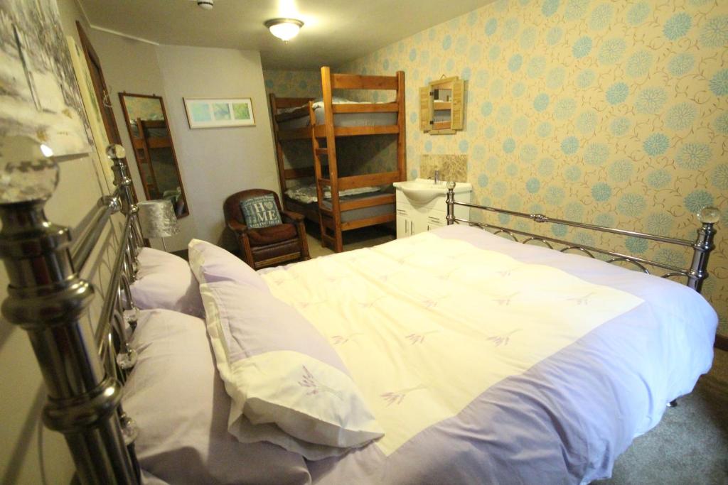 Lledr House Hostel in Dolwyddelan, Conwy, Wales