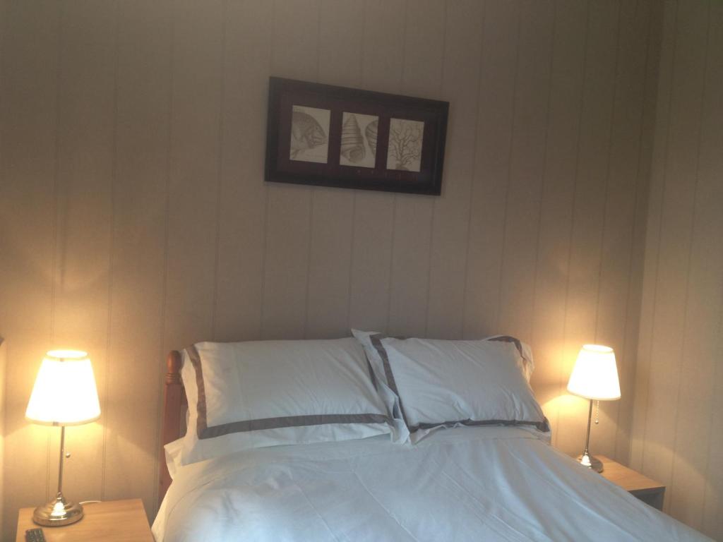 Ein Bett oder Betten in einem Zimmer der Unterkunft Glengorm Guest House