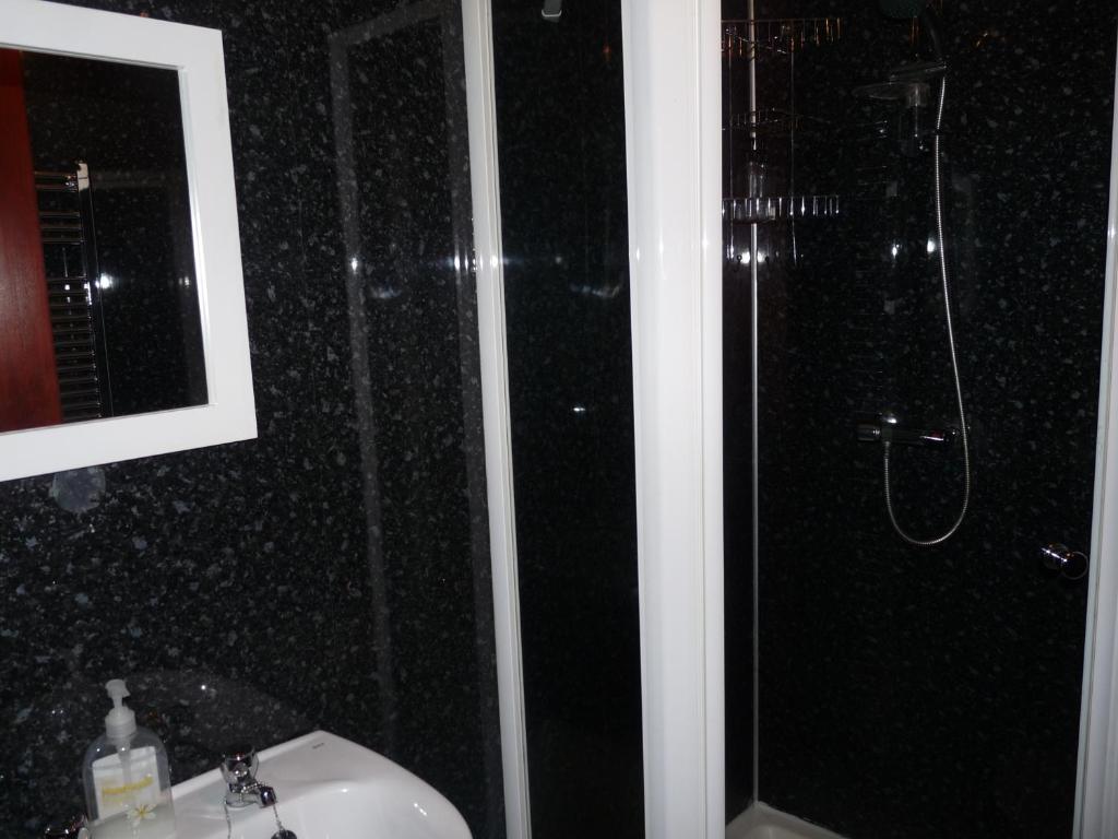 Ein Badezimmer in der Unterkunft Glengorm Guest House