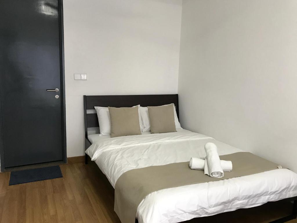 Tropicana 218 Macalister by Simply Penang - Deluxe Apartment