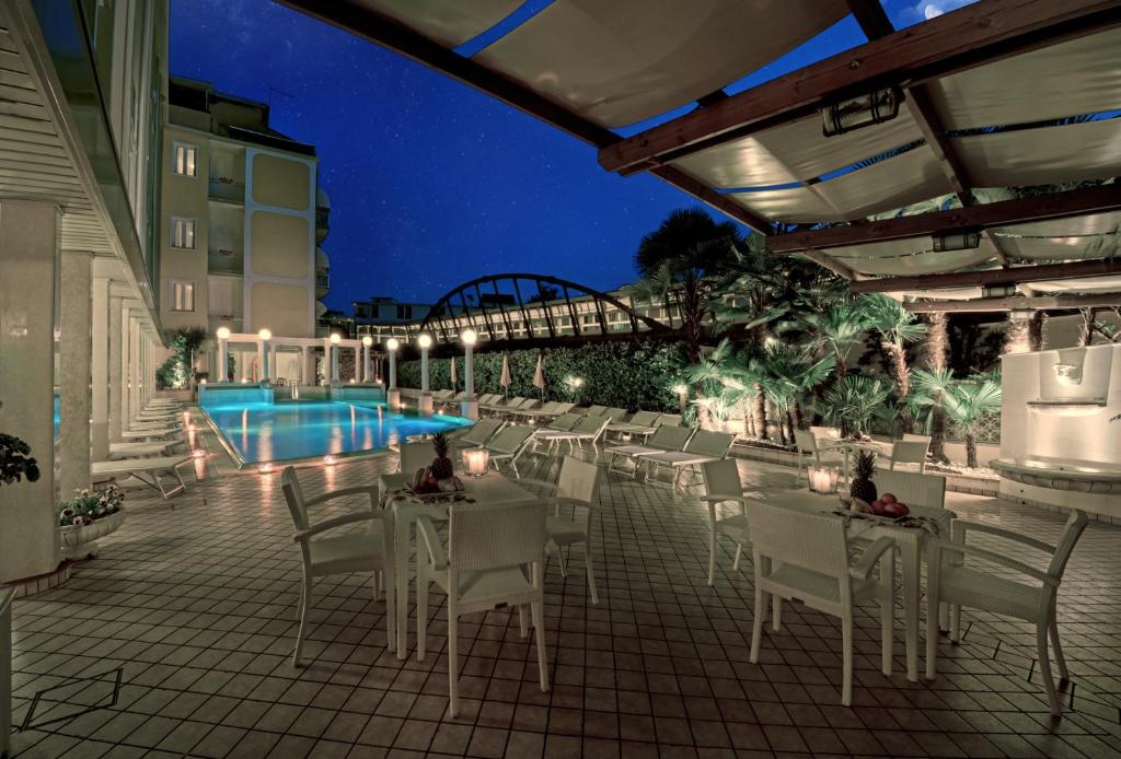 Bazén v ubytování Hotel Aurora Terme nebo v jeho okolí