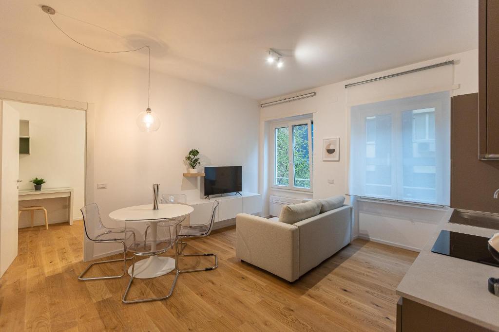 Televízia a/alebo spoločenská miestnosť v ubytovaní Province apartment-Rental in Rome